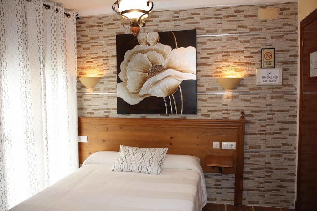 Hostal Costa De La Luz Conil De La Frontera Ngoại thất bức ảnh