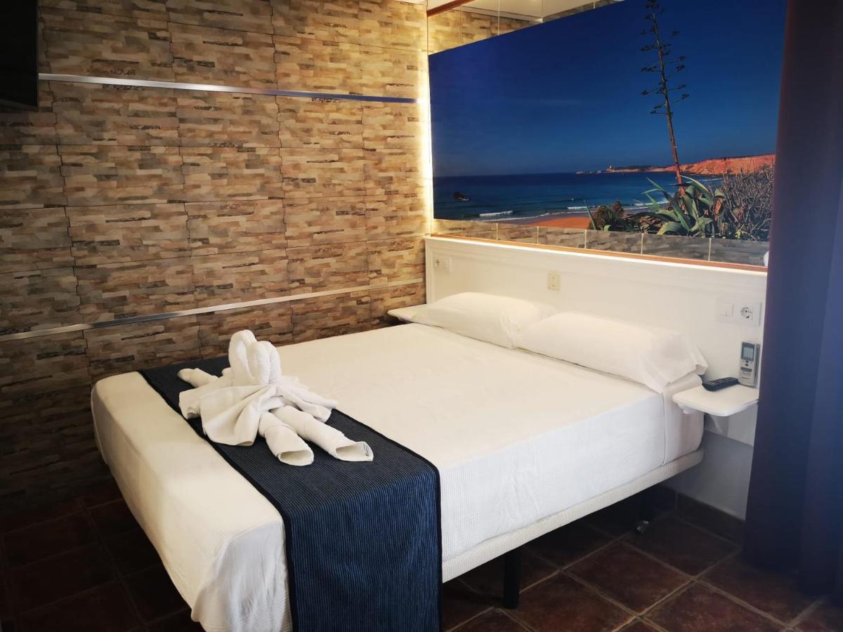 Hostal Costa De La Luz Conil De La Frontera Ngoại thất bức ảnh